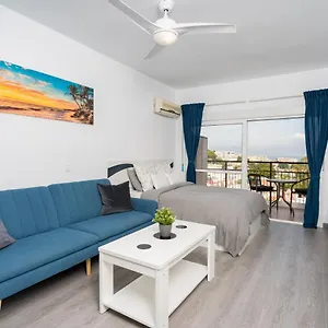 https://sun-beach-apartment-holiday-rentals-puerto-benalmdena.1costadelsol.com